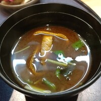 鰻・天ぷら割烹 萬木 - 赤だし アップ！
