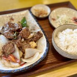 pekindakkusemmontenchaini-zukafeeito - 牛肉の黒胡椒炒めランチ（980円）
