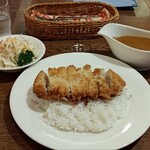 にんにく亭 - カツカレー900円