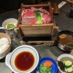 和の食彩 吉楽庵 - 牛肉のせいろ蒸し定食