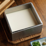 うしのほね - 『出来立て豆腐』　濃厚な豆乳からできたお豆腐です。