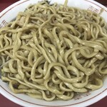 ラーメン二郎 - ウマし色のスープを吸った麺。