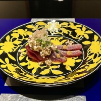 野嵯和 - 皮目を焼いたヤイトガツオ　松茸　ポン酢