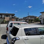 白河手打らーめん　うさぎ - 駐車場が空いていてラッキー！直ぐに次々と駐車場は埋まってしまいました!