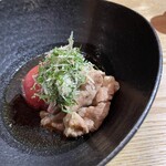 鄙の宿 金宇館 - 信州牛とトマトと炊き合わせ、茗荷と大葉、胡椒添えて。トロトロのトマトの旨みと酸味が牛肉に合わさるとシチューをいただいている様な感じになる。