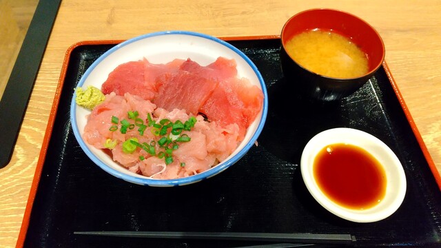 まぐろ屋 やまもと イオンモール新利府店 - 新利府（海鮮丼）の写真