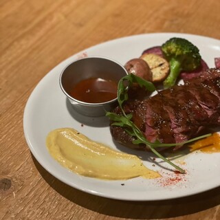 素材にこだわったグリル料理