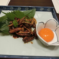 割烹蒲焼 横浜八十八 吉田町店 - 「肝の有馬山椒煮 卵黄と共に」