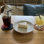 Cafe Domingo - アイスコーヒー、チーズケーキ、こどもりんごジュース