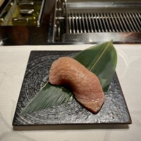 お肉屋 けいすけ 三男坊 - 唸った牛炙り寿司