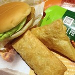 Makudo narudo - これで220円！！
                      三角マロンパイすごく美味しい(^O^)