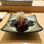 鮨 神楽 - 鰹　自家製ドレッシング　茗荷