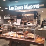 LES DEUX MAGOTS - 