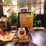 ボタニカルアイテムアンドカフェ シアン - 