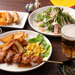 Don Carlos Ramen - おつまみコース(テケーニョチーズ＆揚げぎょうざ/シーザーサラダ/アンティクーチョ/ビール