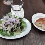 OSTERIA CANTABILE da CIAORO - 付け合せのサラダ＆パン