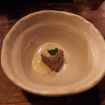 日南 - お通し（レバーペースト）