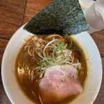 麺屋 ほぃ - 鶏白湯ラーメン(しょうゆ)
            