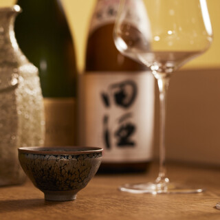 Carefully selected sake from all over the world. Cheers with a cup that goes well with your meal