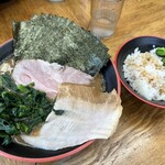 麺家 紫極 - のり・ほうれん草らーめん+トッピングC：1,000円