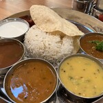 エリックサウス 金山 カレー&ビリヤニセンター - 