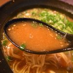 なんちゃんラーメン - スープは豚骨鶏がらベースの味噌味です。