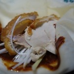 （2013/8月）「博多ショウケイ」を包もうとしているところ