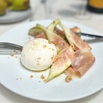 Burrata cheese and seasonal fruits