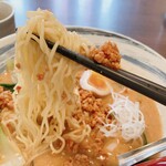 天翔ら～めん - 冷しタンタンメンの麺アップ