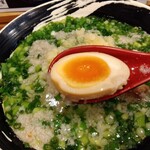 俺の中華たなか家 - 「味玉」姫(笑)を蓮華リフト⤴️