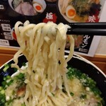 俺の中華たなか家 - 特製太麺は平打ち風ピロピロ麺♬よくスープを絡めます(^o^)v