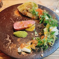 antica locanda MIYAMOTO - 真ん中　カジキマグロをアボカドのソースをつけて食べました。