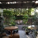 カフェ・ドン バイ スフェラ - 2013年10月店内から鴨川方向の写真。