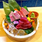 Aoi - 大迫力のマグロの桶盛り！大トロ、中トロ、赤身を盛り合わせました。