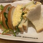 Kohido Koro Komeda Kohi Ten - 写真撮る前に食べちゃたミックスサンド