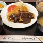 Nihon Ryouriyoshi Kawa - 味噌カツランチ 1200円。