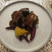 中国菜 ARATA - 今日のメインは揚げた鶏肉を唐辛子と野菜で絡めた