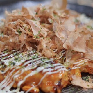 A variety of menus including Okonomiyaki! Salt clam Ramen is also available ◎