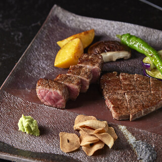 可以享用神戶牛肉和一流海鮮的豪華套餐。