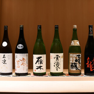 お鮨と相性の良い種類豊富なこだわりの日本酒をご用意