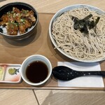 Sobadokoro Ootoya - ざる蕎麦と甘から鶏唐揚げ小丼のセット（大盛り）