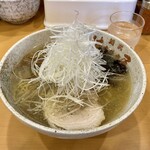 麺武 はちまき屋 - あら？やっぱ塩もウンマイか〜