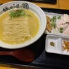 らーめん 一宮鶏白湯 鶏神