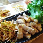 韓国料理 MUBA - サムギョプサル定食（アップ）