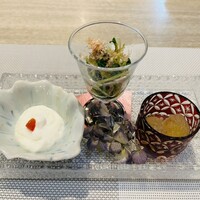 四季彩鉄板くさの - ブルーチーズ豆腐 水菜のお浸し ピオーネのみぞれ和え