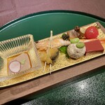 Oryouri Nanakusa - 先付け：くるみ豆腐 トマトのレモン煮 煮鮑 鰊の醤油漬け 天使の海老のキャビア乗せ 牛チーズ 近江こんにゃく