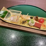 Oryouri Nanakusa - 先付け：くるみ豆腐 トマトのレモン煮 煮鮑 鰊の醤油漬け 天使の海老のキャビア乗せ 牛チーズ 近江こんにゃく