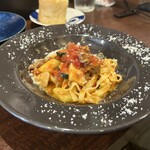 バルハチゴー - すじ肉とズッキーニのトマトソース