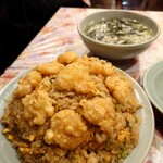 Taimi - エビチャーハンとスープ