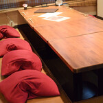 旬肴地酒 寅八 - 店内の様子